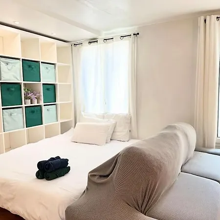 Profile Et Identite Volee Apartment Paris