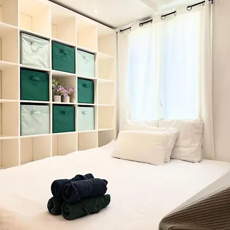 Profile Et Identite Volee Apartment Paris